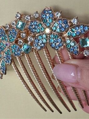NEVER USED Anthropologie Gold Hair Comb with Turquoise and Blue Crystal Flowers